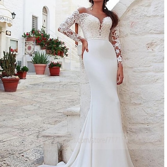 Wedding Dress - Picture 2 of 10
